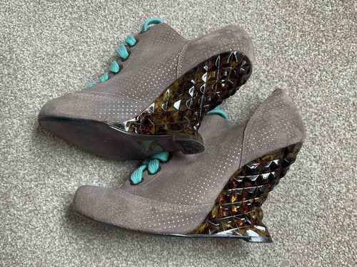 Brown suede leather wedge - brown,