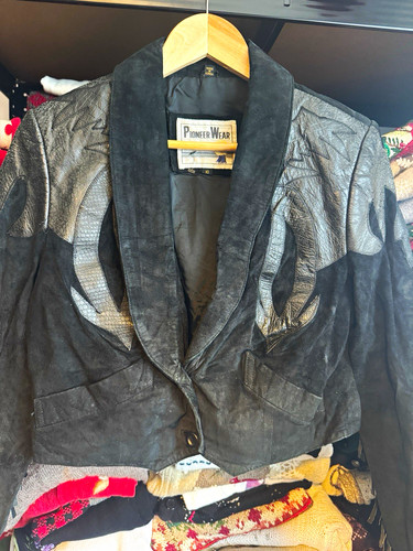 Vintage pioneer wear women - vintage,