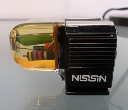 Nissin synchro eye - eye, shoe