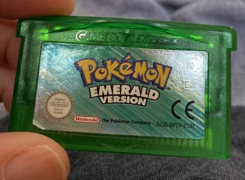 Pokemon emerald version - emerald,