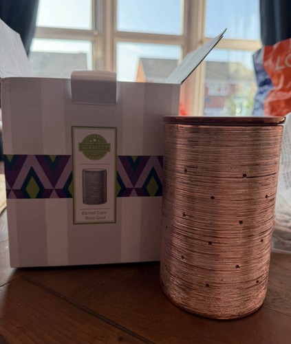 Scentsy wax warmer rose - rose, gold