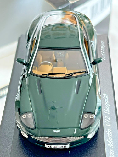 Minichamps aston martin v12 - martin,