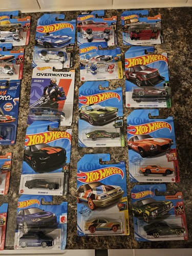 Hot wheels bundle - 216, cars