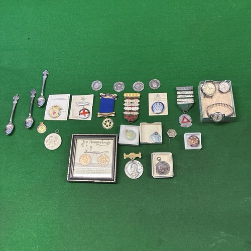 Job lot off - lot, medals