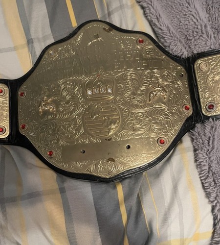 Official wwe big - official, gold