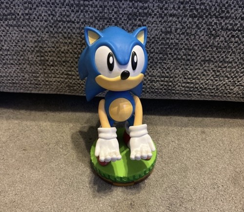 Sonic the hedgehog figurine - sonic,