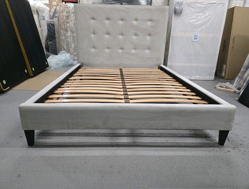 Feather black buttoned - buttoned, bed
