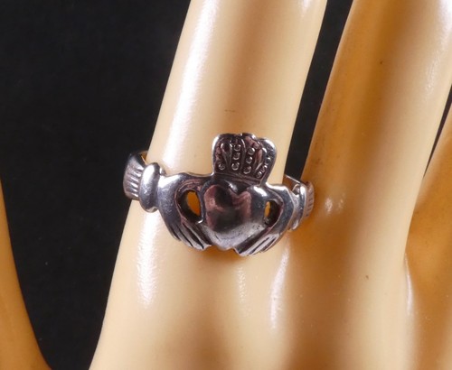 Vintage 1977 irish claddagh - irish,