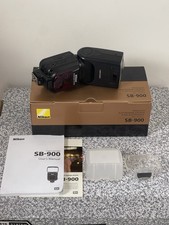 Nikon SB-900 Speedlight Flash Unit With Box And Accessories Near Mint Condition