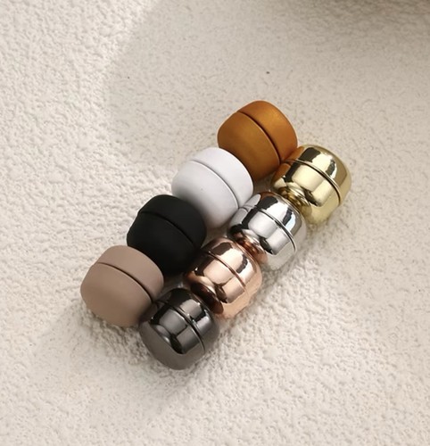 Strong hijab magnets snag - hijab, no