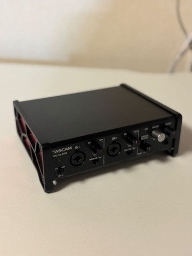Tascam 2x2hr desktop 2x2 - us-2x2hr,