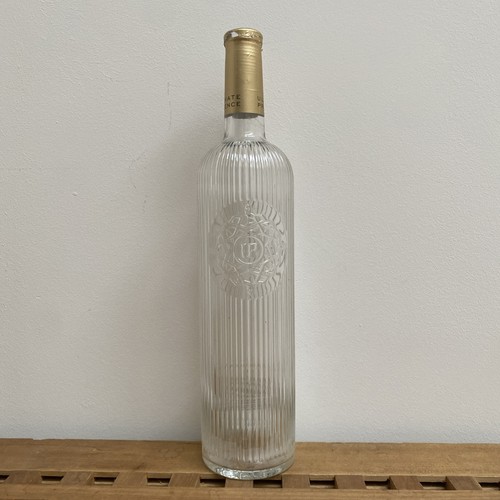 Empty ultimate provence - up,