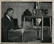 1947 Press Photo Jack H Hayer of Neomatic Inc with chicken scalder