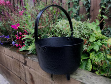ANTIQUE VICTORIAN 9" CAST IRON BEAN POT CAULDRON THREE LEGGED GARDEN PLANTER