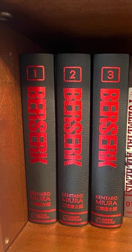 Berserk deluxe edition volumes - deluxe,