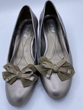 Ladies Van Dal Pewter Leather