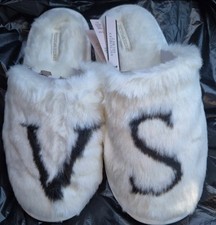 BNIP Victoria's Secret Vanilla Faux Fur V And S slippers Size medium 5-6 £35