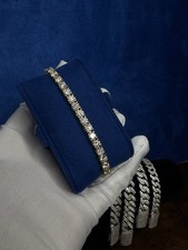 18K Yellow Gold Moissanite