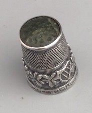 HALLMARKED SILVER THIMBLE WITH IRISH INFLUENCE * PLEASE READ FULL DESCRIPTION *
