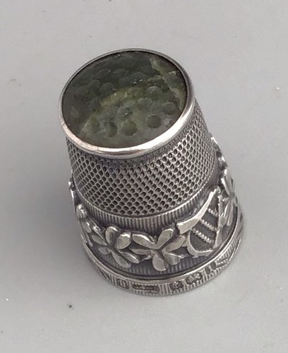 Hallmarked silver thimble with - silver,