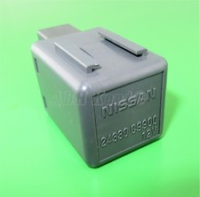 260-Nissan Infiniti (95-10) 2-Pin Grey Window Circuit Breaker Relay 24330C9900