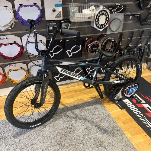 Bombshell avent vandal - bike,