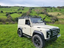 Roof rack to fit a land rover