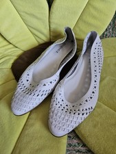 🐞Essence Low Heel Court