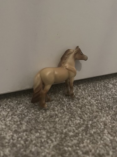 Breyer horse stablemate 1402 - horse,