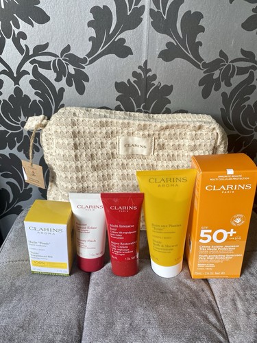 Clarins summer beauty bag - beauty,
