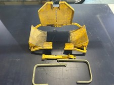 Adjustable heavy duty wheel clamp