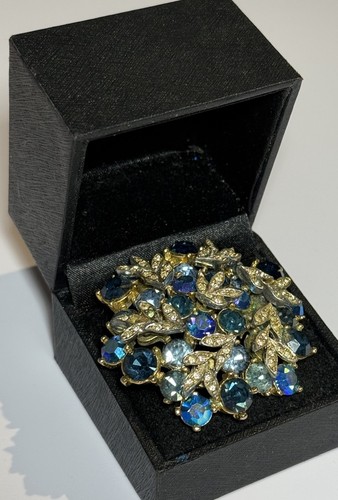Stunning sphinx vintage - sphinx,