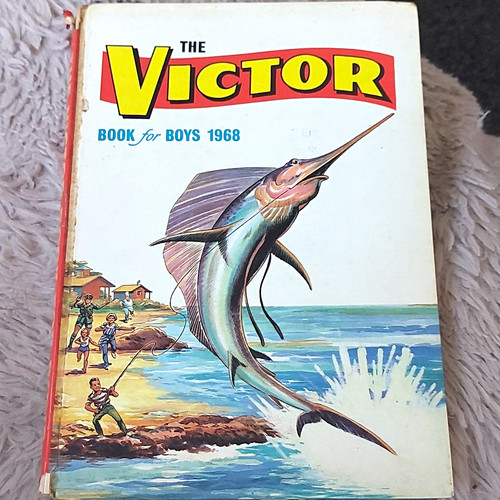 Victor book for boys 1968 - book,