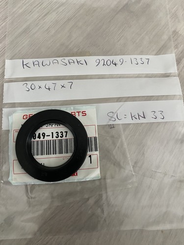 Kawasaki front wheel seal - rh,