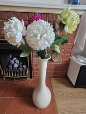 Tall White Ceramic Vase with Peony Bouquet – Elegant Decorative Accent