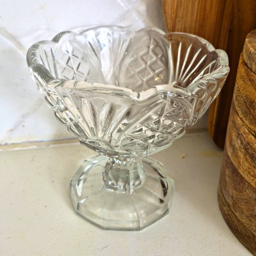 Clear pressed glass pedestal - clear,