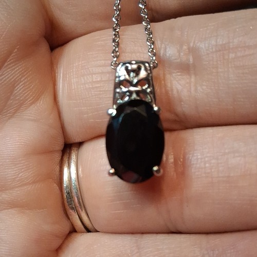 Black spinel oval pendant - black,