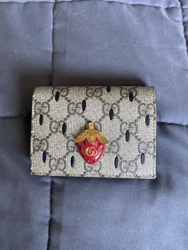 Gucci marmont strawberry - gucci,