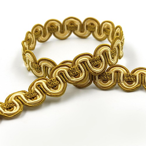 Wiggle scroll gimp braid - scroll,