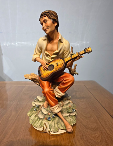 Capodimonte figurine used good - capodimonte,