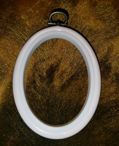 Cream oval embroidery flexi - cream,