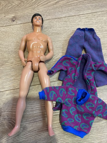 Ken doll with outfit vintage - ken,