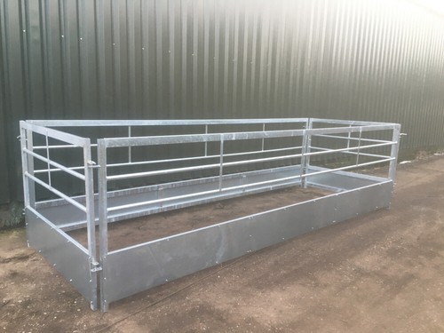 Square bale feeder livestock - bale,