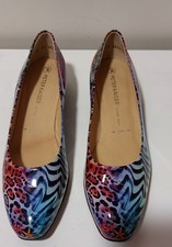 Peter Kaiser Women's Court