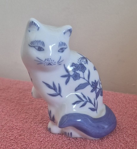 Vintage chinese porcelain cat - vintage,
