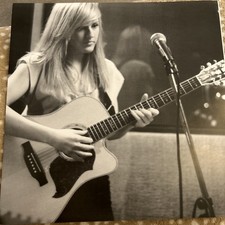Ellie Goulding Signed Live at