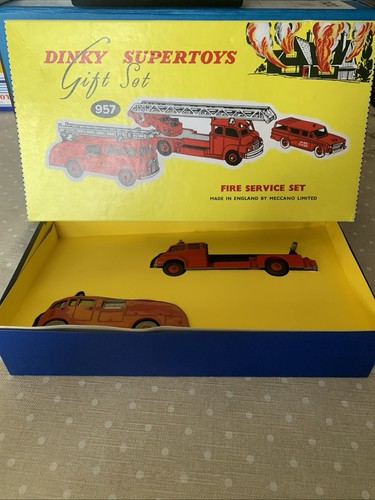Dinky super toys gift set - gift,