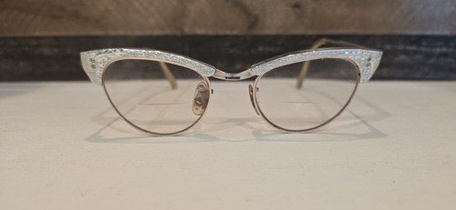 Vintage 1950 cat eye - cat,