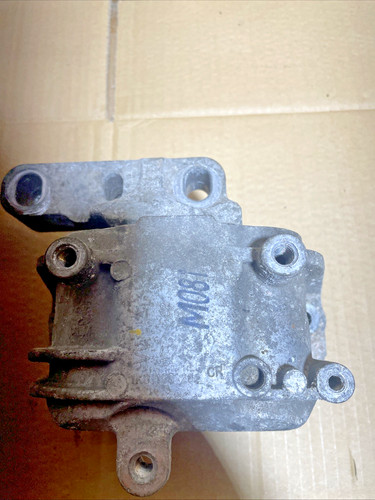 Passat engine mount - engine,