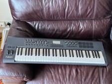 M-Audio Axiom 61 USB Midi Keyboard Controller Semi-Weighted